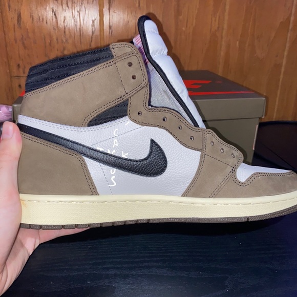 Travis Scott X Air Jordan 1 Retro High OG main image 5